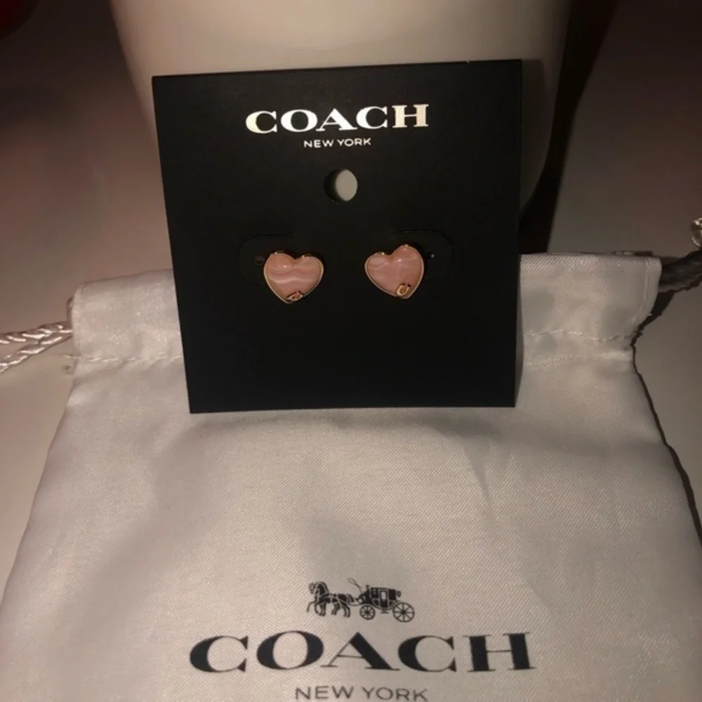 Coach Heart Logo Stud Earrings Pink Enamel Gold Tone NWT - Picture 6 of 8